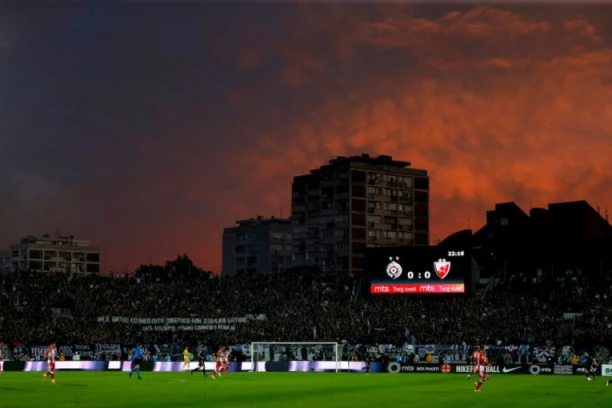 PO UGLEDU NA NAJVEĆE SVETSKE KLUBOVE: Večiti rivali se u inostranstvu bore za TROFEJ! Kakva će biti reakcija DELIJA I GROBARA?