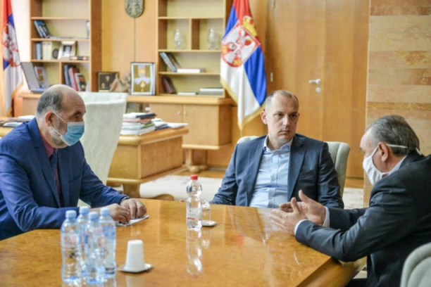 Sindikati: Trebalo bi da kritikujemo, ali nemamo šta