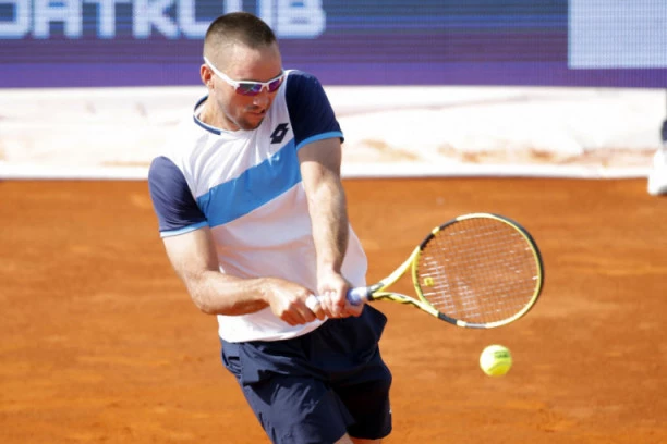 (VIDEO) Troicki izveo "džokera" na teren, mališan odigrao dropšot i "postideo" Novaka!