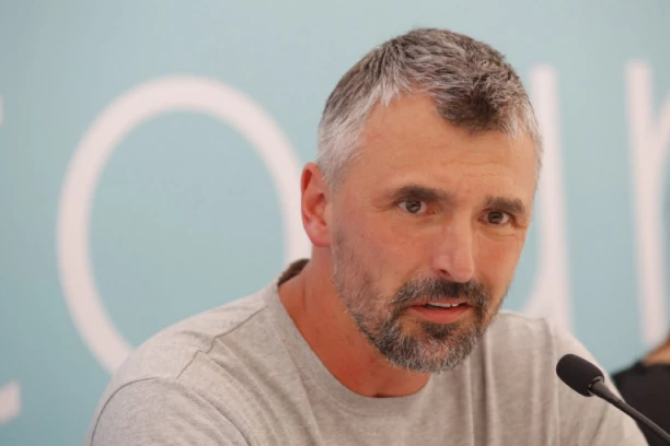 IMALA JE RAK, NOVAC SAM DRŽAO U JAKNI... Ivanišević otvorio dušu: Potresna priča Novakovog trenera