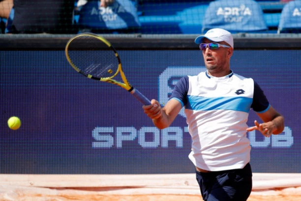 BLAMAŽA: Troicki razbijen od anonimusa!