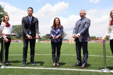 (FOTO) Udovičić i Kokeza otvorili rekonstruisani stadion u Kruševcu