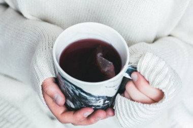 Čaj koji regeneriše i čuva srce: Nezamenljiv napitak od moćne žbunaste biljke