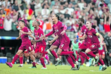 (VIDEO) Šampioni, šampioni: Ovako su igrači Liverpula slavili nakon poraza Mančester Sitija