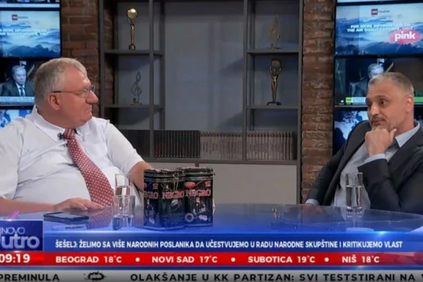 HAOS U PROGRAMU UŽIVO! Jovanović: Politika ti je spala na budalaštine, bulazniš! Šešelj: Šta da pričam o sebi, ja sam istorijska ličnost!