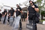 KORDONI POLICIJE OBEZBEĐIVAĆE USTOLIČENJE NA CETINJU: Angažovano najmanje 1.800 pripadnika