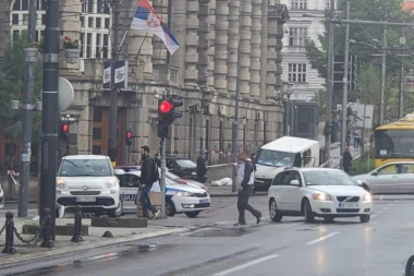 (FOTO, VIDEO) Prvi snimci sa mesta nesreće u Kneza Miloša