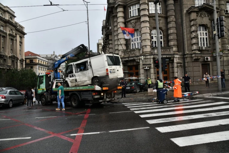 Čuo sam udarac! Šok ispovest vozača kombija koji se jutros zakucao u BMW smrti