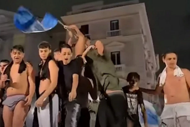 (VIDEO) Kad Napoli osvoji kup, ljudi zaborave na koronu: Italijani slavili na ulicama do jutra