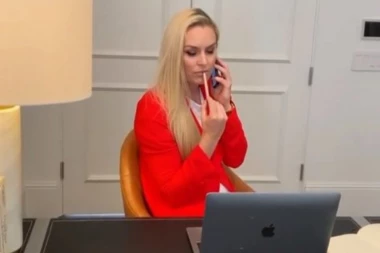 (VIDEO) Se*si skijašica "objasnila" sastanke preko interneta: Za ovo vam ne trebaju pantalone