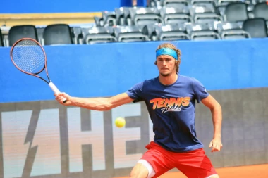 (VIDEO) Boli ga uvo za koronu: Zverev partija kao lud  u Nemačkoj!