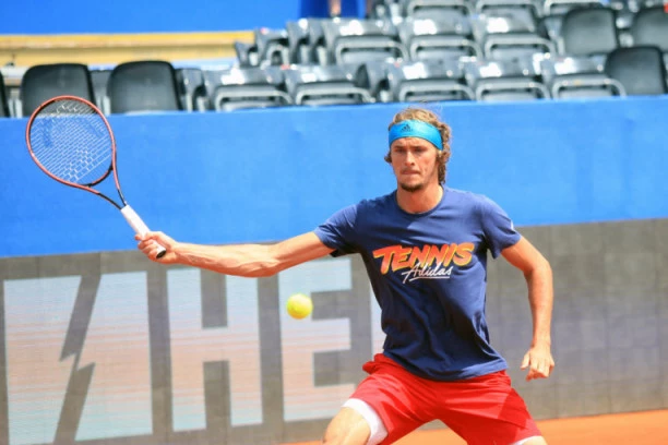 (VIDEO) Boli ga uvo za koronu: Zverev partija kao lud  u Nemačkoj!