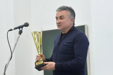 "Novakov otac očigledno ima problema sa Federerom"