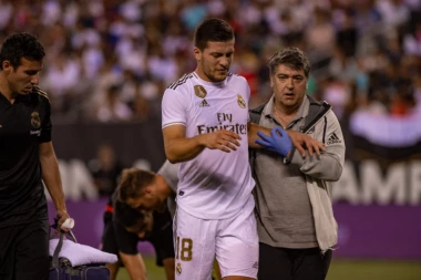 (FOTO) Povreda je prošlost: Luka Jović se vratio treninzima