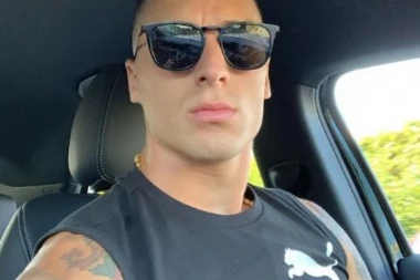 (FOTO) NAKON SPEKULACIJA O AFERI SA VRANJEŠOM, političarka objavila fotku I SRUŠILA INTERNET, ON JE ŠČEPAO DOK ONA POZIRA!