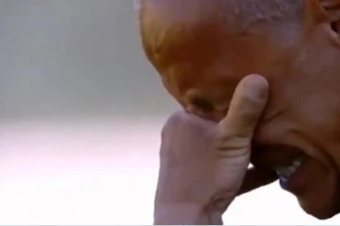 (VIDEO) Potresna scena na Apeninima: Trener briznuo u plač pred meč