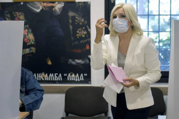 (VIDEO) EVO DOKAZA, ZORANA PROMENILA PRIČU! Sad joj zelenilo najvažnije: Nekada poduhvat, danas joj termoelektrane prljave!