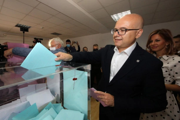 Velika pobeda SNS u Novom Sadu