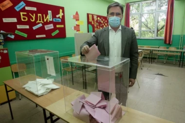 Nikola Selaković obavio građansku dužnost