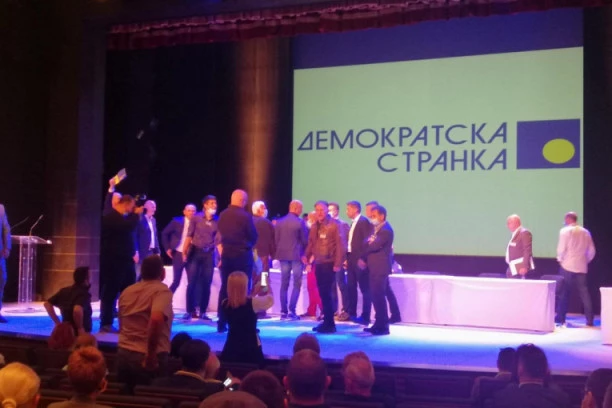 Bahate demokrate u Šapcu ignorišu apel DRŽAVE: Zelenović napravio "žurku" za stranačke drugare u vreme korone