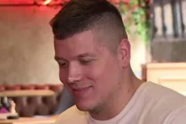 Rođendanska čestitka o kojoj se ćuti: Sloba uskoro sa Jelenom staje na ludi kamen!