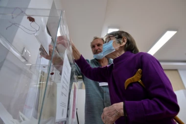 Parlamentarni izbori u Hrvatskoj: 3,86 miliona birača izlazi na 7.000 mesta