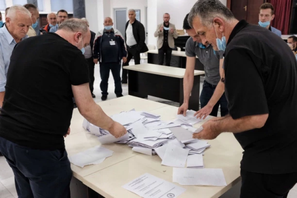 OPOZICIJA NA POTEZU, MORA DA SE IZJASNI DO 11. SEPTEMBRA: Poznati detalji sastanka o izborima!