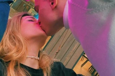 (FOTO, VIDEO) PUKLA TIKVA! Jedan od najpoznatijih estradnih parova prekinuo višegodišnju vezu, a njihovoj VERIDBI SU SE SVI RADOVALI!