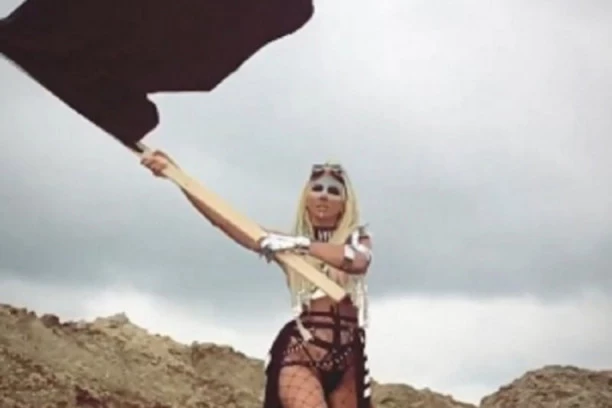 Karleuša snima film? Gori Instagram zbog fantastičkih fotki JK!