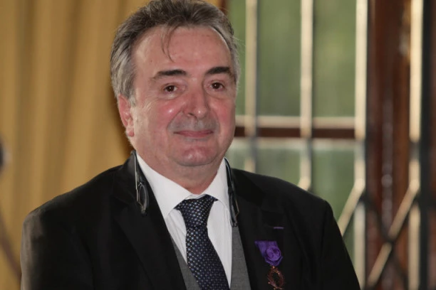 Ovaj dečak sa Golije, mali Radan sa hematomom... OVAJ TEKST POGAĐA U SRŽ! Pročitajte pretužnu priču o životu doktora Džodića!