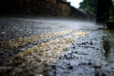 HITNO HIDROLOŠKO UPOZORENJE RHMZ: U narednih sat vremena očekuje se kiša i porast nivoa reka