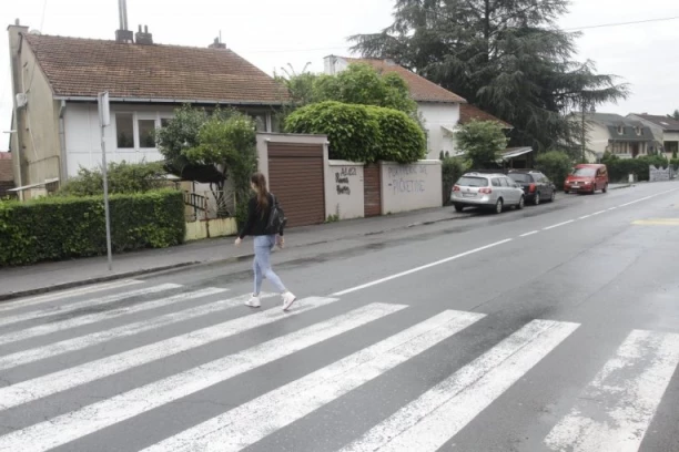 PEŠAK MOŽE BITI KRIV, ČAK I KADA GA VOZILO POKOSI NA PEŠAČKOM PRELAZU! Stručnjak otkriva detalje: Sve jasno piše u zakonu!
