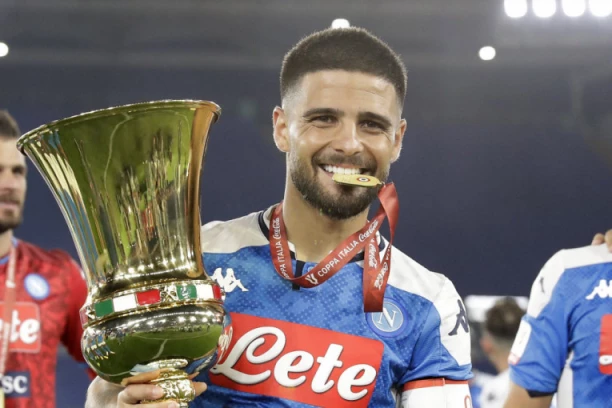 PONUDA KOJA SE NE ODBIJA! Kapiten Napolija odlazi, zaradiće sumanutu cifru!