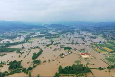 I NJIMA STIŽU PARE! Poplavljeni u januaru dobijaju i do 5.000 evra državne pomoći!