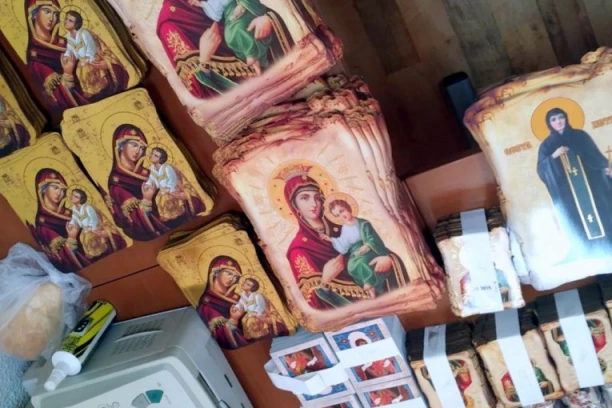 ŠOK ODBRANA LOPOVA IZ CRKVE: Izvlačio novac ispod ikone da bi došao do ceduljice sa ŠIFRAMA!