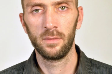 POLICIJA OBAVEŠTAVA GRAĐANE: Ukoliko ste prevareni od strane ove osobe, javite se na brojeve telefona!