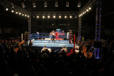 Pobeda boksera Loznice u Valjevu protiv Metalca