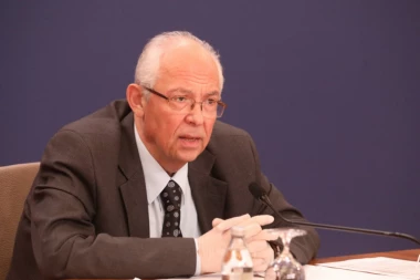 "JUNACI, NAPRED!" KON CITIRAO STEPU STEPANOVIĆA: Član Kriznog štaba se OVIM potresnim rečima obratio svim medicinskim radnicima