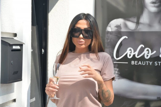 (VIDEO) Htela da digne ruku na sebe?! Tijana Ajfon progovorila o danima u zatvoru i zgranula naciju!