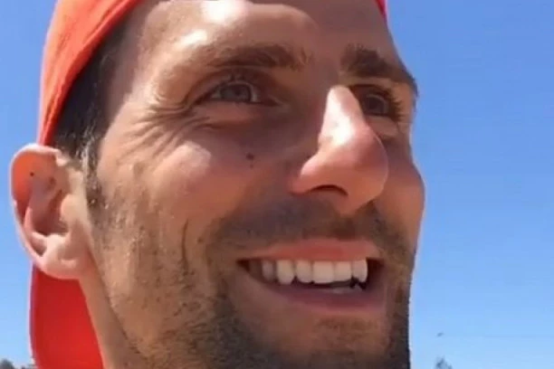 (FOTO) BRUTALNA poruka Novaka svetu za Vidovdan: Vidiš li na nebu ono sijanje?