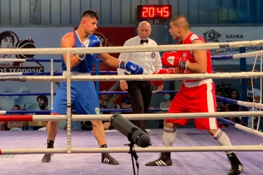 (FOTO) Krstaši i Lozničani na korak od finala Bokserske lige Srbije!