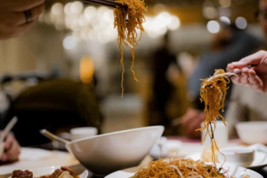 HOĆE LI CVRČAK BITI DEO I SRPSKOG MENIJA: Za ishranu u EU odobren i treći insekt, biće dostupan zamrznut, osušen ili u prahu!