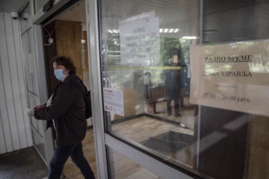 SVI GREŠE! Kada osetite sumnjive simptome ne idite u Klinike za infektivne bolesti, već u KOVID AMBULANTU u svom Domu zdravlja!