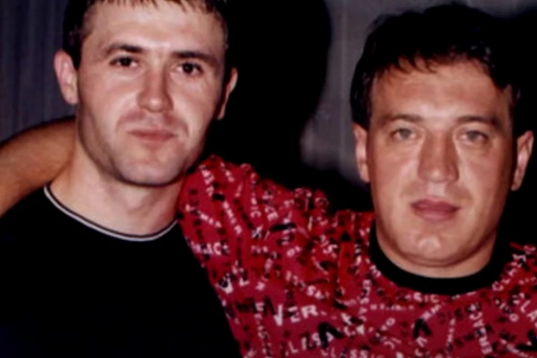 FOTOGRAFIJA SPASOJEVIĆA PORED TELA: Nastala u stanu gde je ubijen (FOTO)