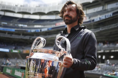 VRAĆA SE NA MESTO USPEHA: Pirlo ponovo na fudbalskom terenu!