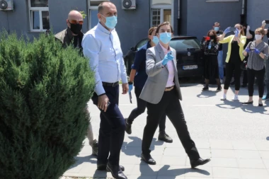 Brnabić i Lončar u Novom Pazaru: Nismo se uplašili i sakrili, došli smo u žarište da vidimo šta može da se uradi!