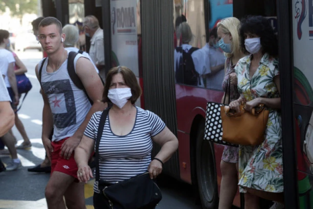 BEOGRAĐANI SU ODGOVORNI I ZASLUŽUJU NAGRADU: Vesić Kriznom štabu predložio NOV sistem uvođenja mera!