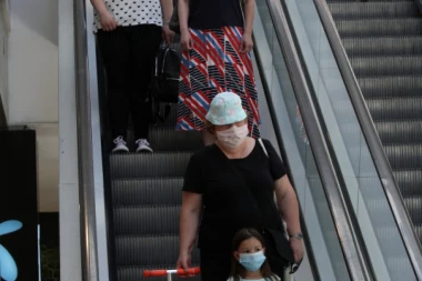 OD DANAS JE ZABRANJENA PRODAJA OVIH STVARI: Zvanično je počelo sniženje, a evo i do kad traje