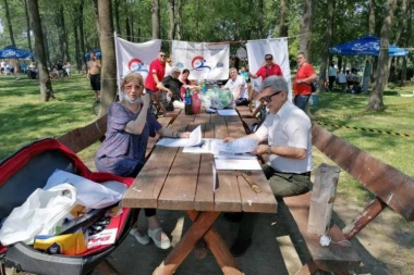 OBELEŽEN DAN KOMPANIJSKOG SPORTA: Rekreativci uživali u druženju i takmičenju na Adi Ciganliji!