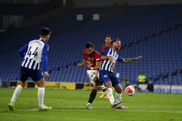 SKANDALČINA POTRESA ENGLESKU: Uhapšen "najbolji vezista" Premijer lige!